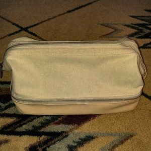 Beis dopp kit in beige